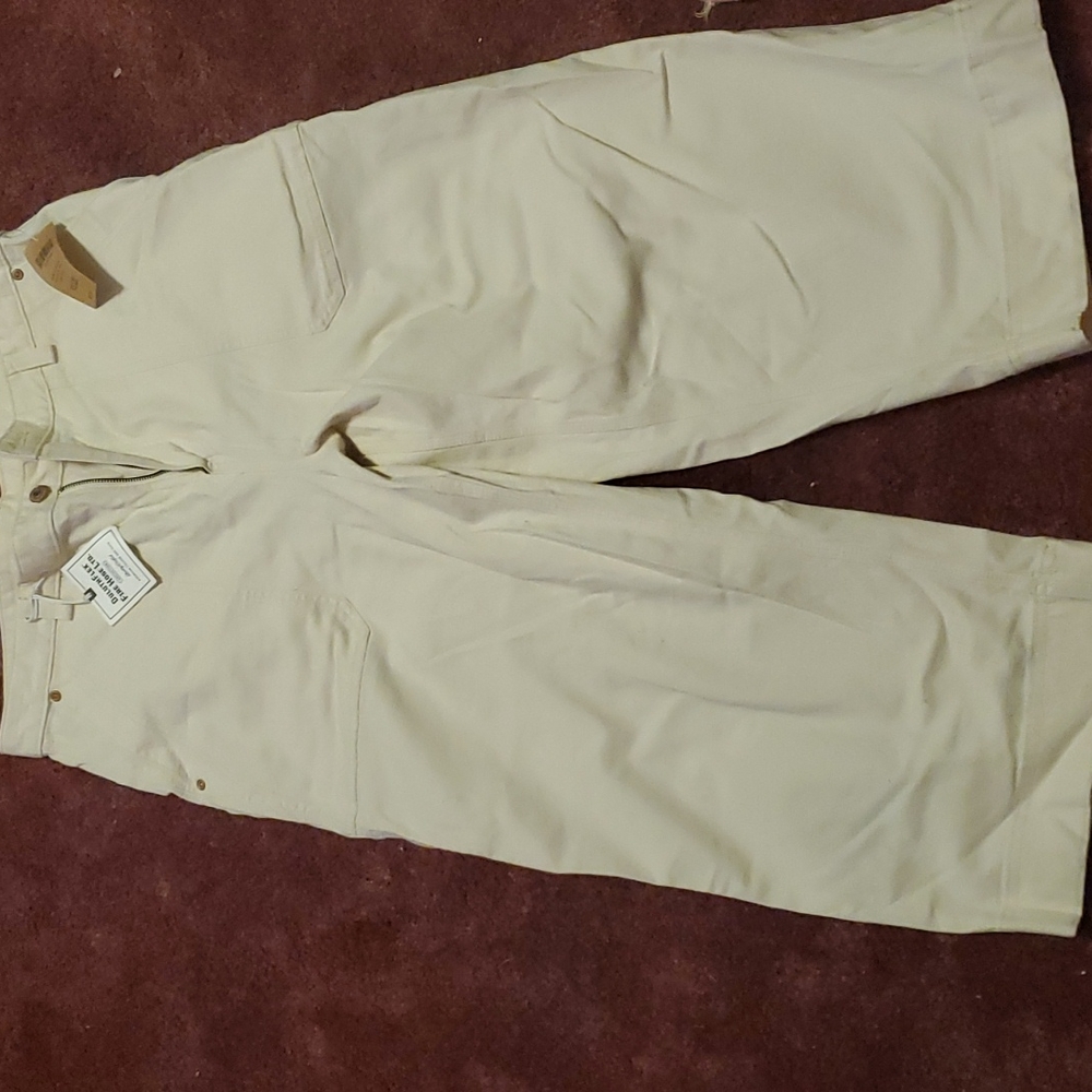 Duluth cream Capris
